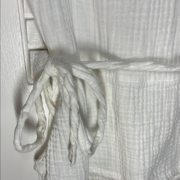 Old Navy White Wrap Top Extra Small XS - Picture 5 of 10